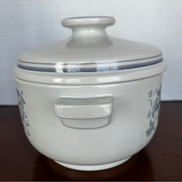 Vintage Royal Doulton Lambeth Stoneware "Shadow Play" Casserole with Lid England - Picture 4 of 10